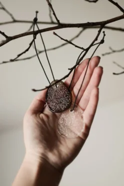 Airy hanging egg koriste, Brown