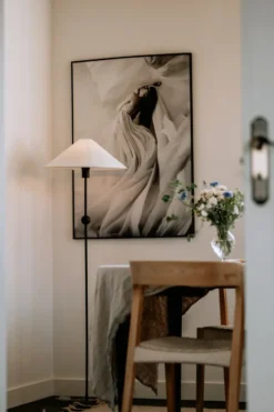 Astrid lampunteline 130 cm, Musta