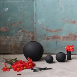 Ball maljakko black, 8 cm
