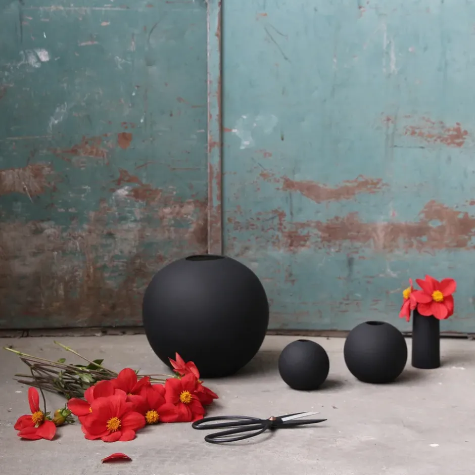 Ball maljakko black, 8 cm