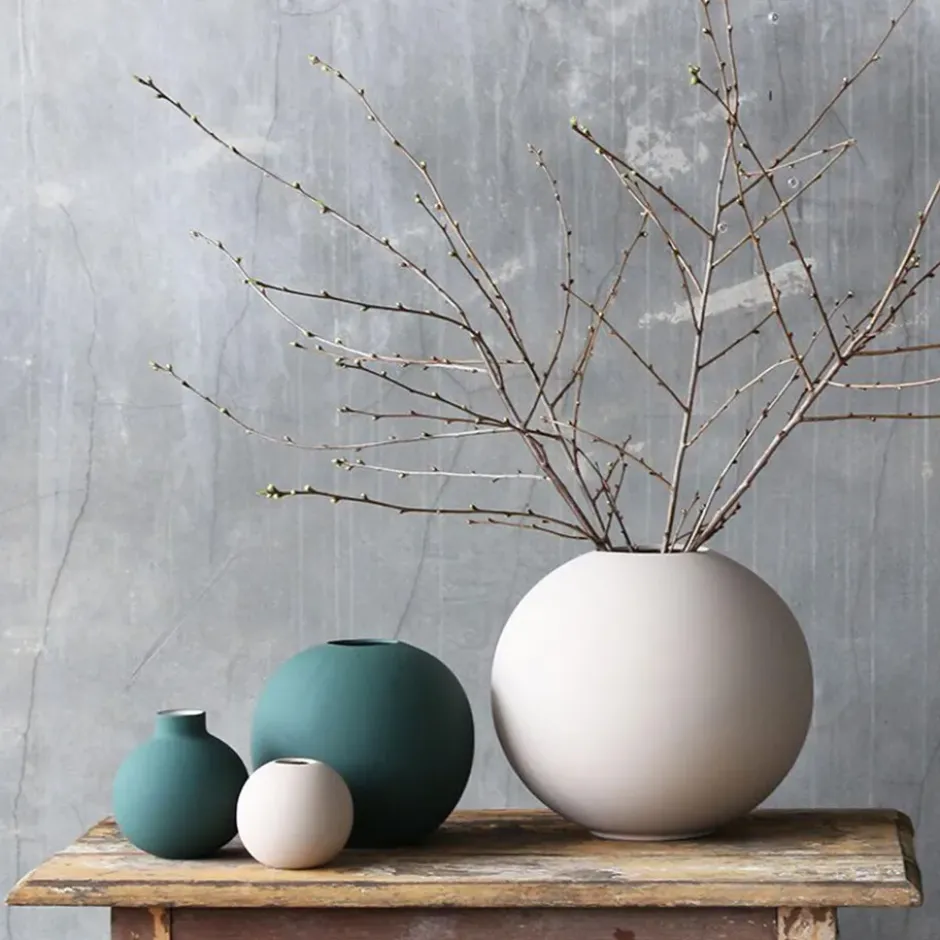 Ball maljakko sand, 30 cm