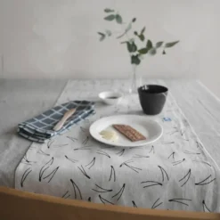 Barr kaitaliina 44x137 cm, Luonnonvärinen-musta