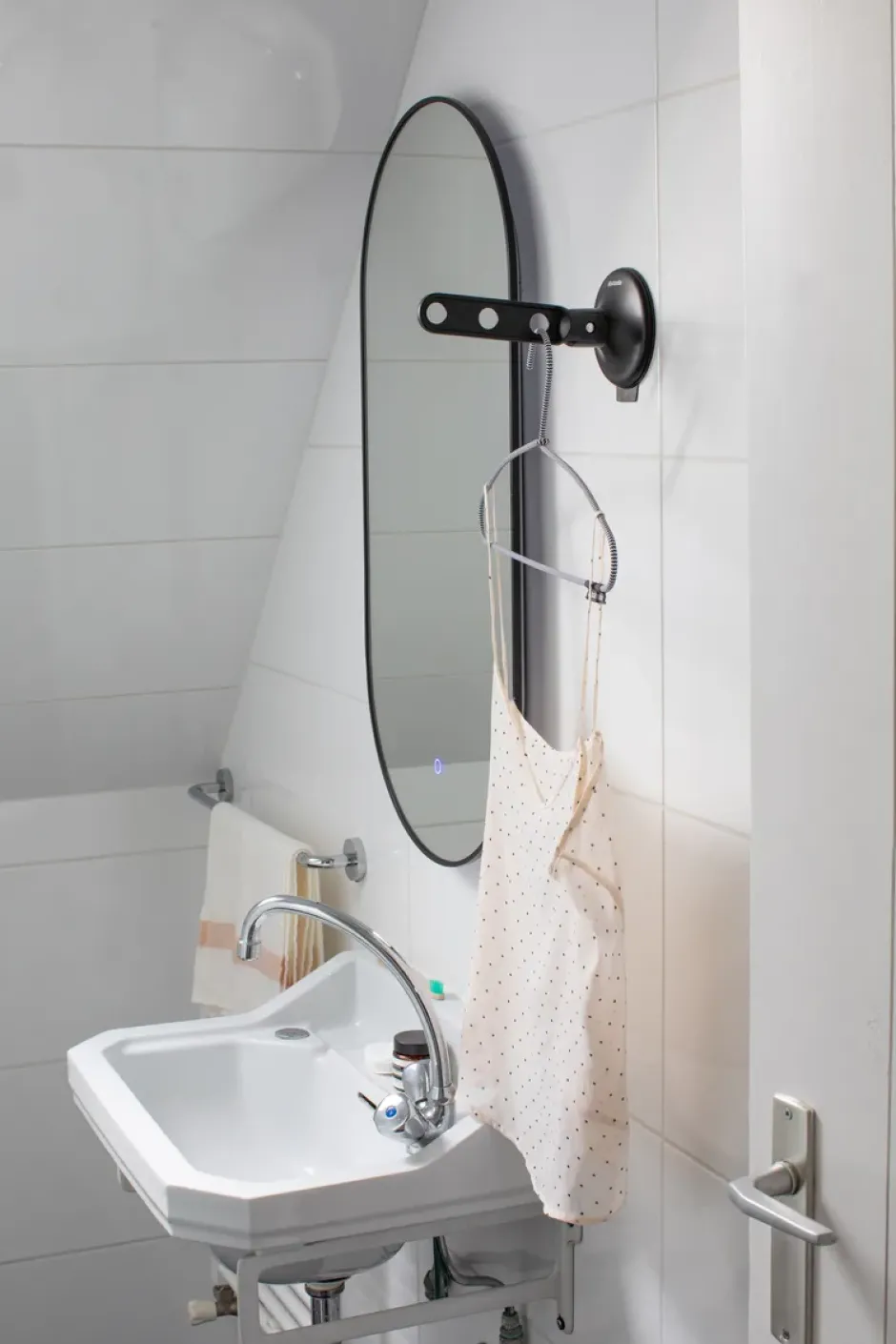 Brabantia ripustin imukupilla, Musta