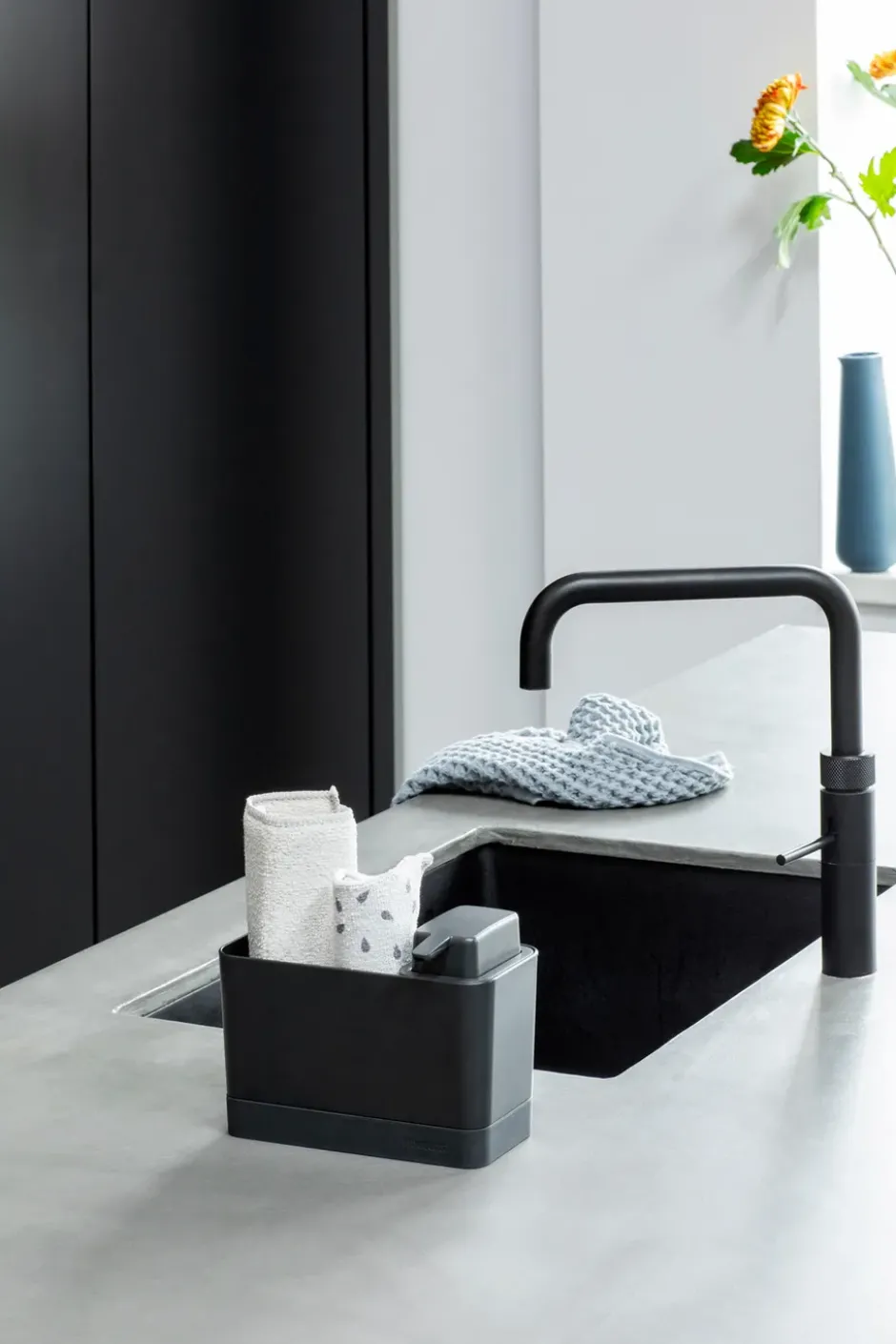Brabantia tiskipöydän teline saippuapumpulla, Tummanharmaa