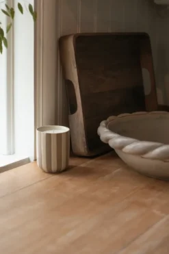 Burn tuoksukynttilä 60 h, Stripe creme