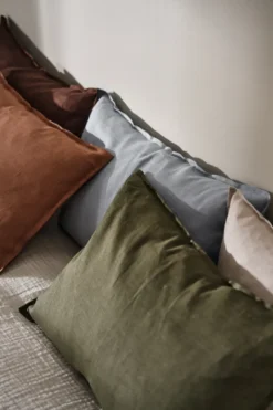 Calm tyynynpäällinen pellava 40 x 60 cm, Chocolate Brown