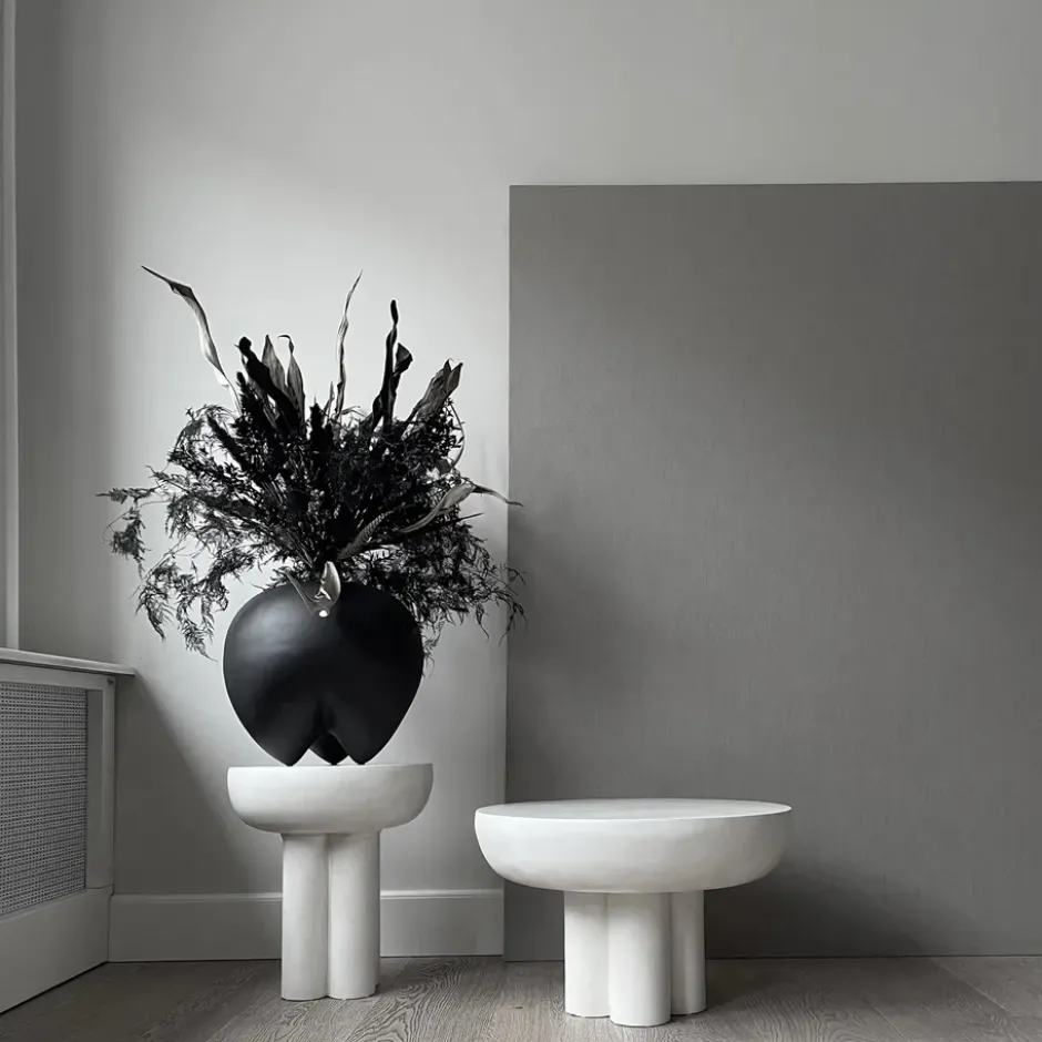 Crown sivupöytä tall Ø 45 cm, Bone white