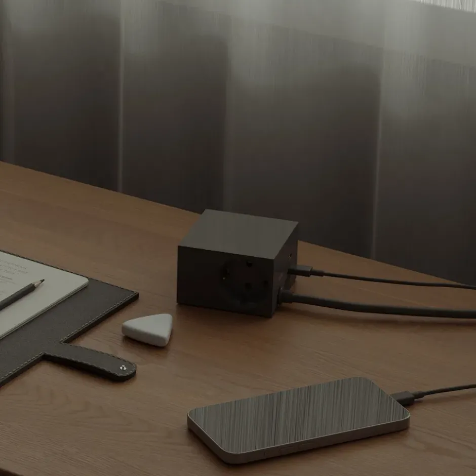 Cuboid+ haaroituspistorasia USB-C 30W 2 m, Black