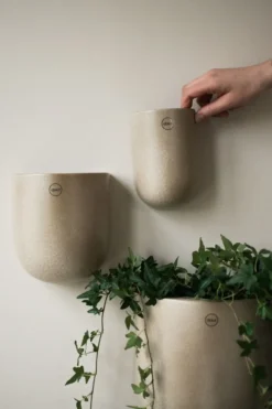 Cut seinälle ripustettava ruukku beige, X-large 24 cm