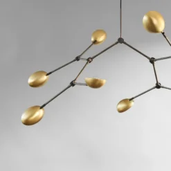 Drop Chandelier -kattokruunu, Messinki