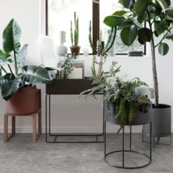 ferm LIVING istutuslaatikko Plant box, musta