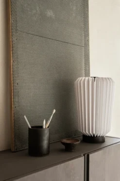 Filippa tabe pöytävalaisin Ø20 cm, Valko-Musta
