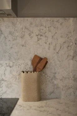 Flowery maljakko 20 cm, Beige