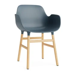Form käsinojallinen tuoli, Blue, tammijalat