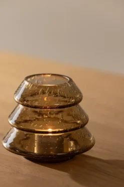 Gran 12 tuikkukynttilänpidike., Ruskea