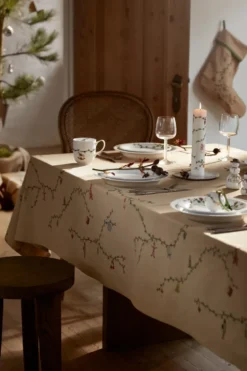 Hammershøi Christmas pöytäliina sand, 150x370 cm