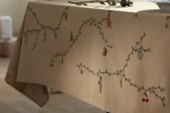 Hammershøi Christmas pöytäliina sand, 150x270 cm