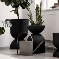 Hourglass ruukku, suuri Ø50 cm, Musta-tummanharmaa