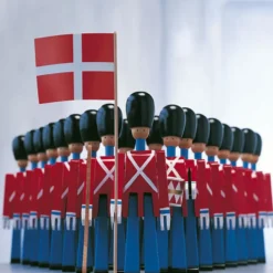 Kay Bojesen rummunlyöjä, punainen-sininen