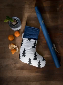 kuusi joulusukka 40 cm, Musta-sininen-valkoinen