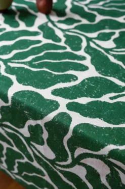 Leaves pöytäliina, Green, 149 x 250 cm