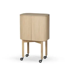 Loud baarikaappi pyörillä, Light oiled oak