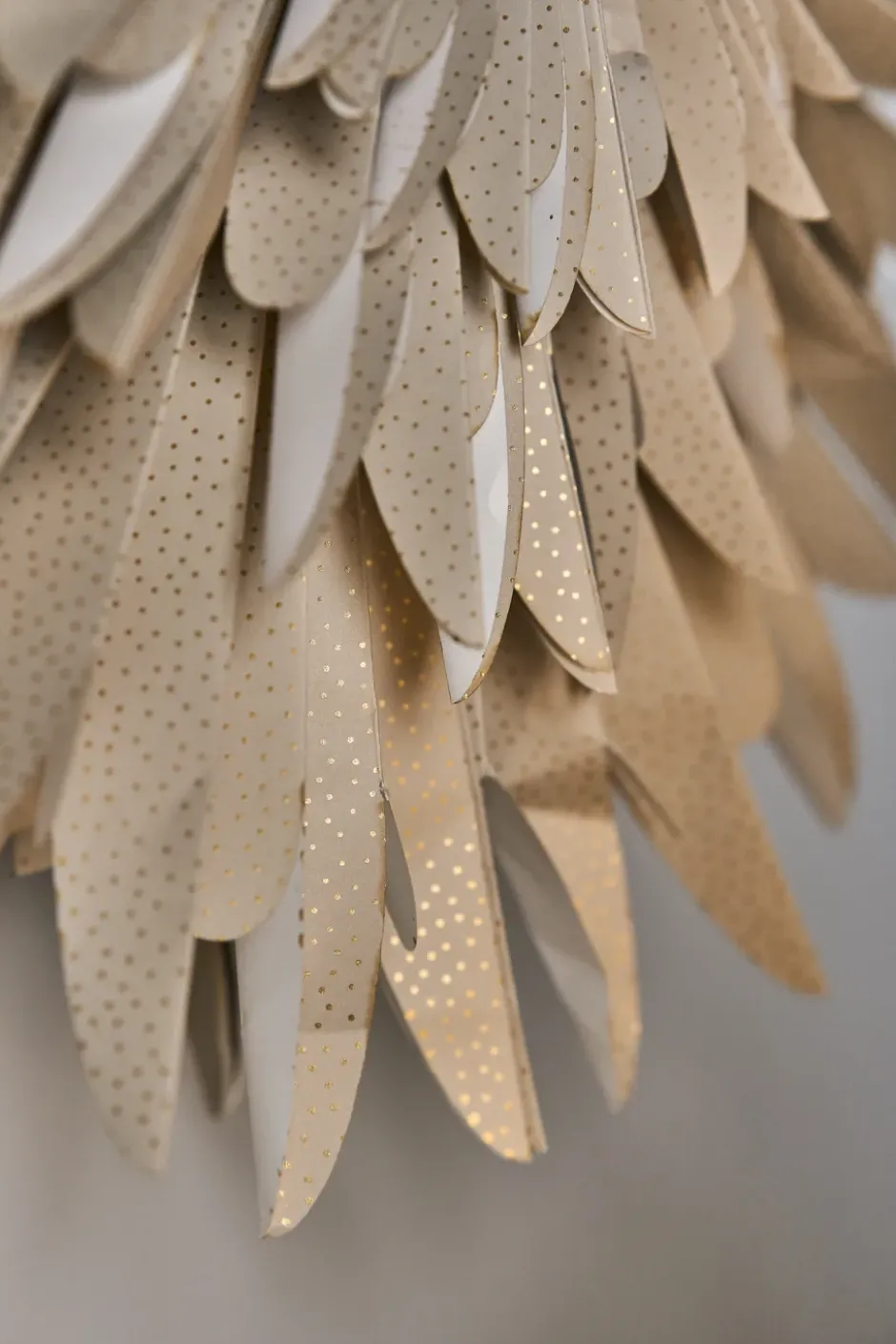 Luna adventtitähti beige pilkullinen, 80 cm