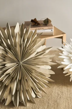 Luna adventtitähti beige pilkullinen, 80 cm