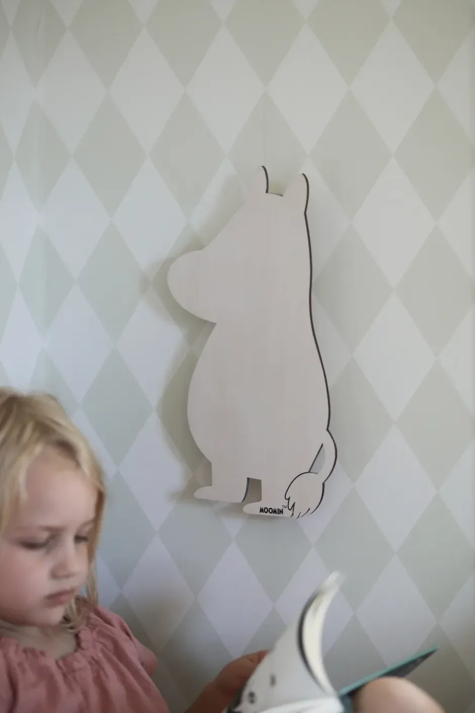 Muumilaakso yölamppu, Puu