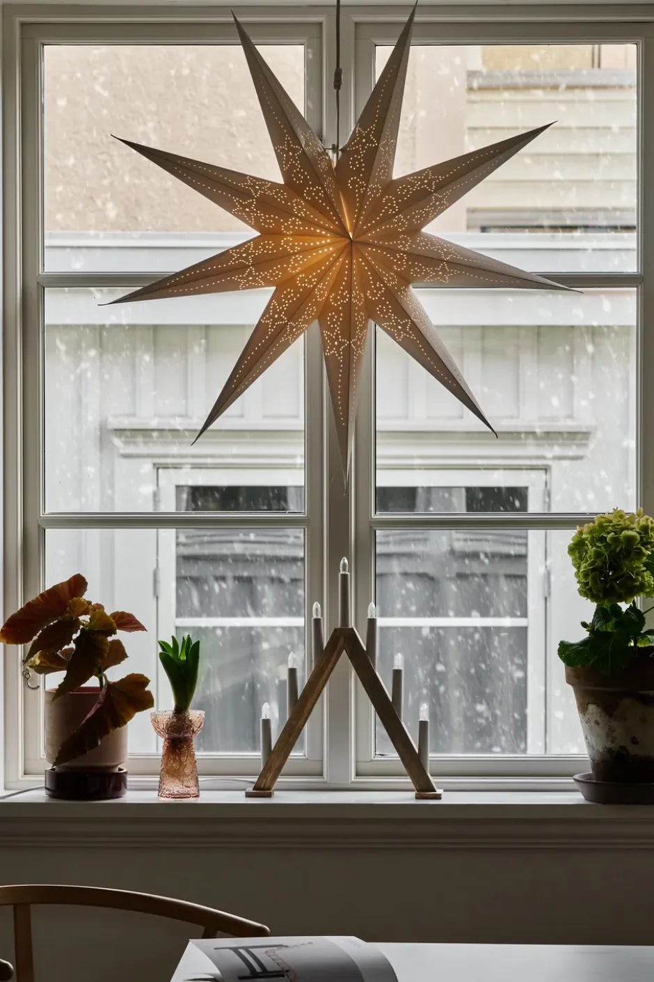 Nord adventtikynttelikkö 40 cm, Tummaksi petsattu