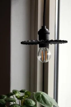 Omega riippuvalaisin Ø15 cm, Musta
