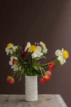 Rusetti vaasi suuri 20 cm , Off-white