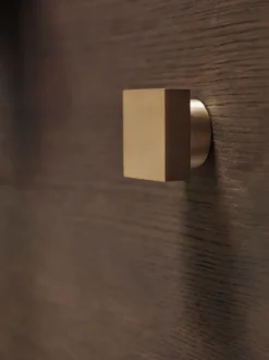 Square koukku large, Brass
