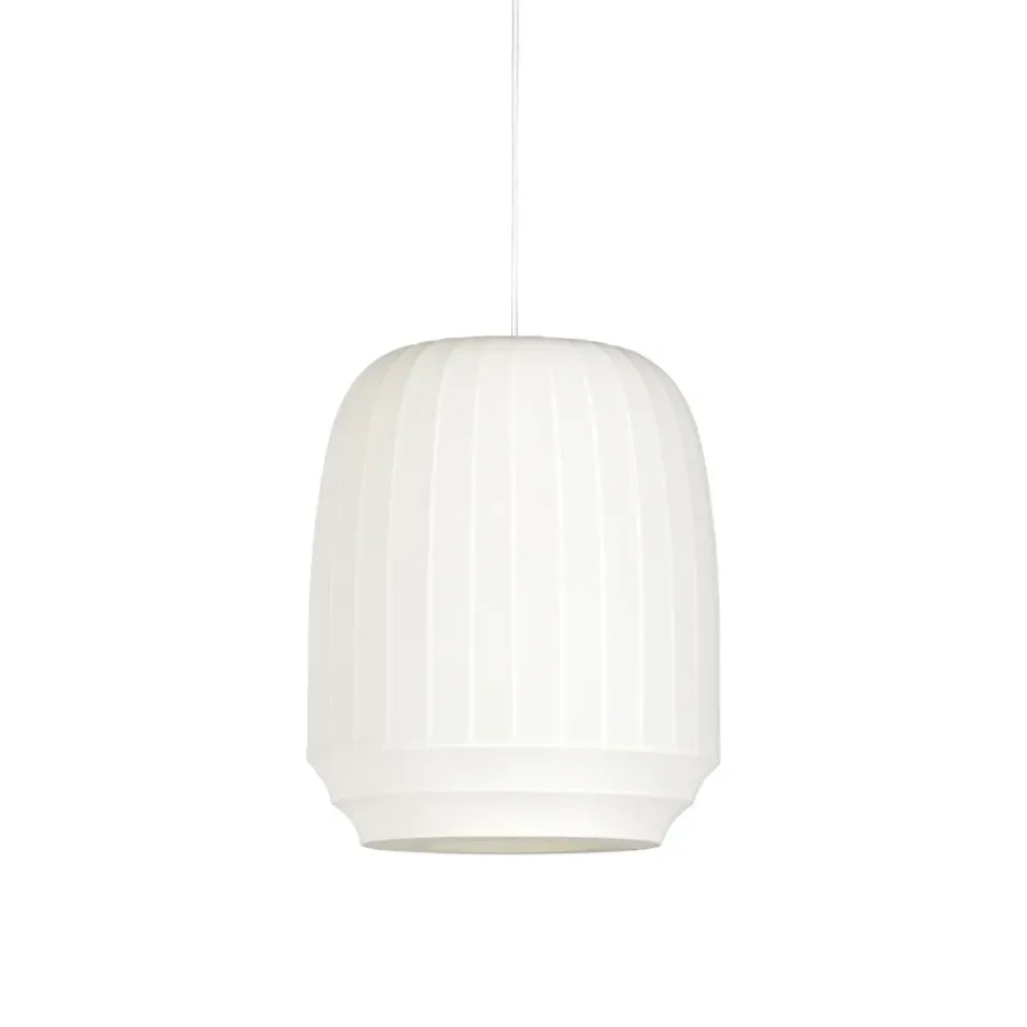 Tradition riippuvalaisin tall, White
