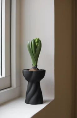 Twist bulb maljakko 12,8 cm, Musta