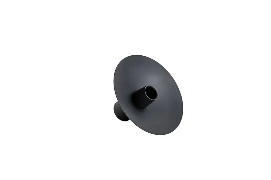 Uma kynttilänjalka, Black