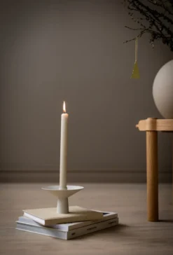 Uma kynttilänjalka, Sand