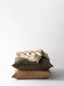 Washed linen tyynynpäällinen 50 x 50 cm, Pähkinä